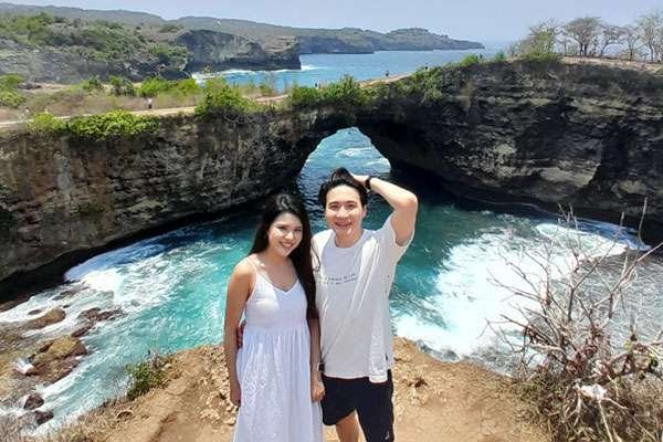 Apa yang Membuat Lubang Besar di Broken Beach Nusa Penida Terlihat Seperti Dunia Lain? 3 Destinasi Wisata Broken Beach Nusa Penida Bali